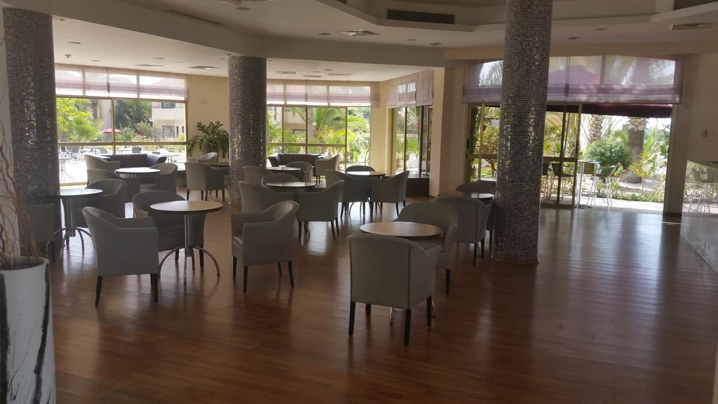 Crown Resorts Henipa Ларнака Экстерьер фото