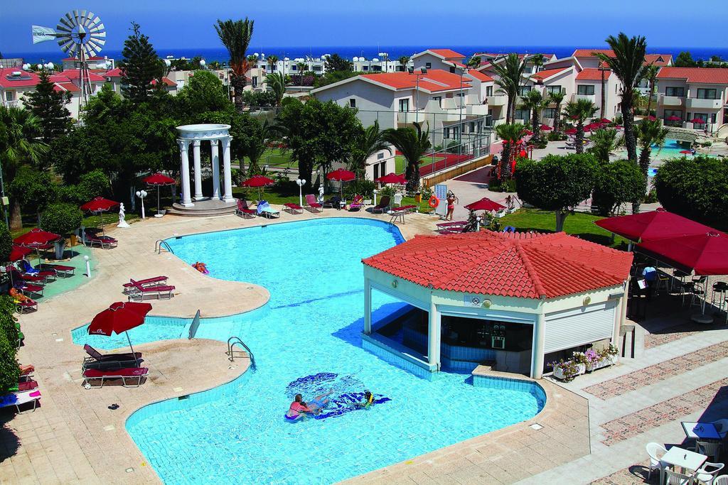 Crown Resorts Henipa Ларнака Экстерьер фото