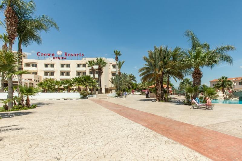 Crown Resorts Henipa Ларнака Экстерьер фото